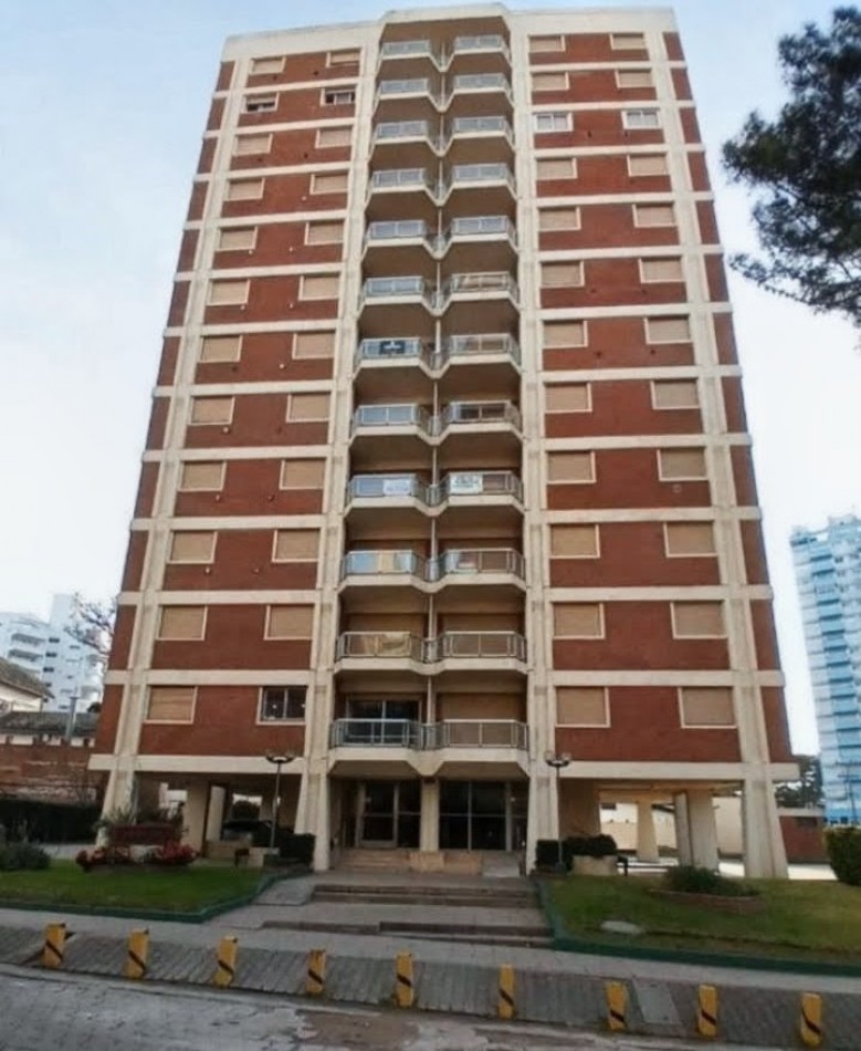 VENTA DEPARTAMENTO ZONA CENTRO, 3 PISO BALCON AL FRENTE ,