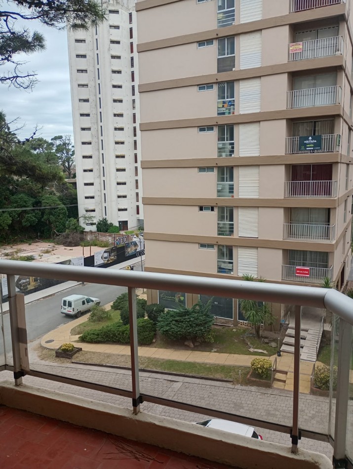 VENTA DEPARTAMENTO ZONA CENTRO, 3 PISO BALCON AL FRENTE ,