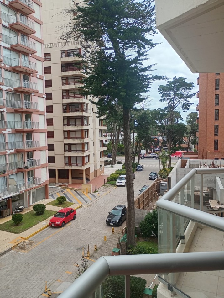 VENTA DEPARTAMENTO ZONA CENTRO, 3 PISO BALCON AL FRENTE ,